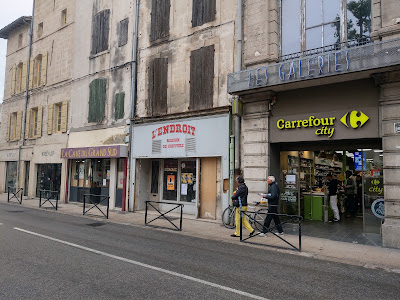 Carrefour City à Arles