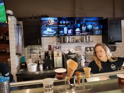 Restaurant «Browndog Treats, Drinks, & Eats», reviews and photos, 120 E Main St, Northville, MI 48167, USA