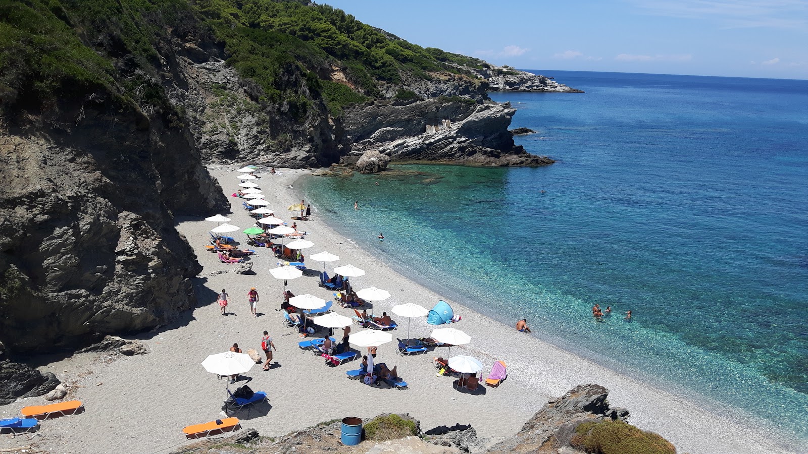 Foto af Perivoliou beach med turkis rent vand overflade