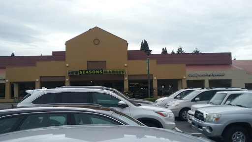 Grocery Store «New Seasons Market Mountain Park», reviews and photos, 3 Monroe Pkwy, Lake Oswego, OR 97035, USA