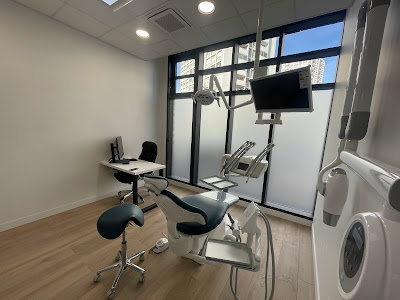 Cabinet Dentaire & Medical - AD Colombes - Soins dentaire, Chirurgie, Implantologie, Esthetique à Colombes