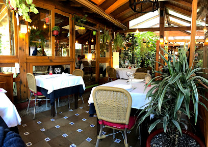 Restaurante Terraza Jardín Felipe - C. Mayo, 2, 28491 Navacerrada, Madrid, Spain