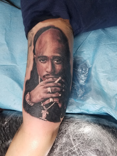 Tattoo and Piercing Shop «Sintown Tattoo Studio», reviews and photos, 648 S Texas 6, Houston, TX 77079, USA