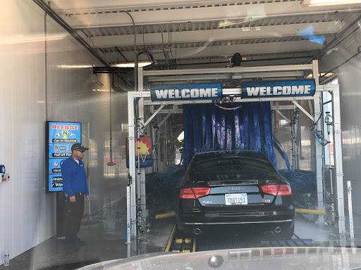 BlueWave Express Car Wash en San Rafael