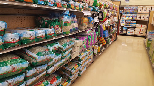 Pet Supply Store «Petco Animal Supplies», reviews and photos, 2242 N Richmond Rd, McHenry, IL 60051, USA