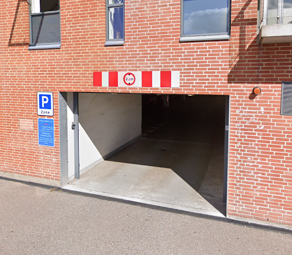 Anmeldelser af Parkeringshus under Randers Sundhedscenter i Svenstrup - Parkeringsanlæg