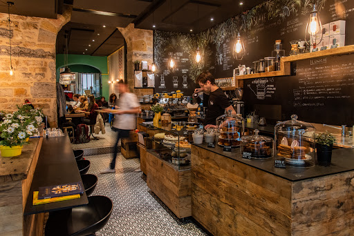 Coffee shops work Lyon