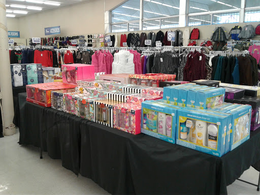 Discount Store «Roses Express», reviews and photos, 6601 Harvard Ave, Cleveland, OH 44105, USA