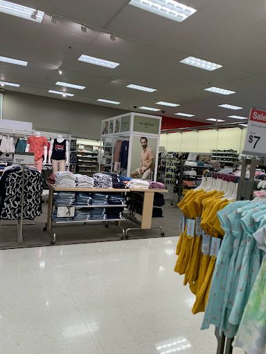 Department Store «Target», reviews and photos, 2401 Coulee Rd, Hudson, WI 54016, USA
