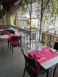 Atmosphère du Restaurant français Hotel Restaurant des 2 forts à Salins-les-Bains - n°2