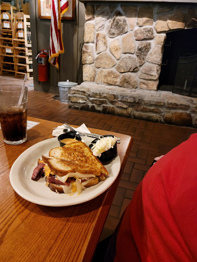 American Restaurant «Cracker Barrel Old Country Store», reviews and photos, 757 Lynnhaven Pkwy, Virginia Beach, VA 23452, USA