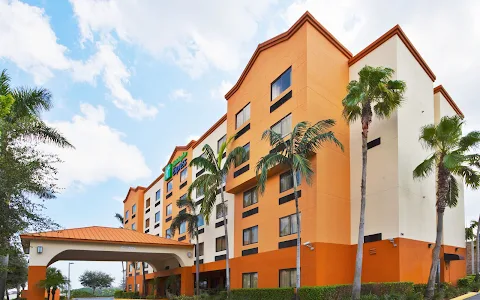 Holiday Inn Express & Suites Fort Lauderdale Airport West, an IHG Hotel image