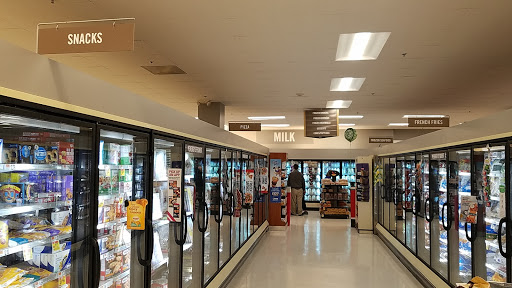 Grocery Store «Giant», reviews and photos, 1454 Chain Bridge Rd, McLean, VA 22101, USA