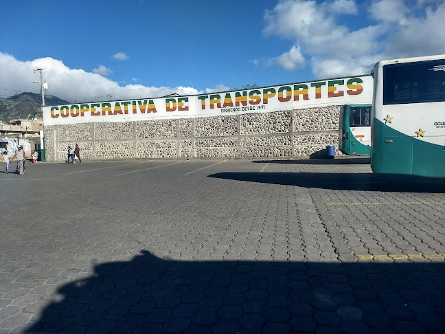 Terminal terrestre de Pimampiro - Servicio de transporte