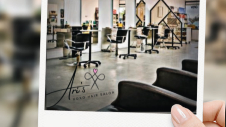 Ari's XOXO Salon & Barber