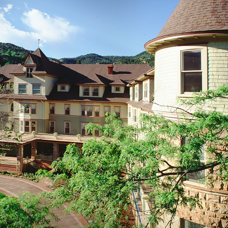 The Cliff House at Pikes Peak