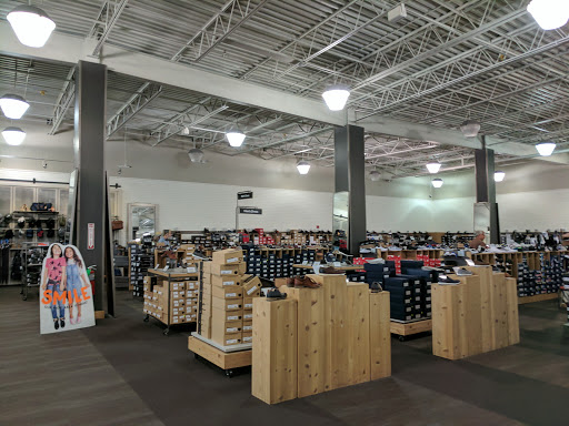 Shoe Store «DSW Designer Shoe Warehouse», reviews and photos, 357 Old Country Rd, Carle Place, NY 11514, USA