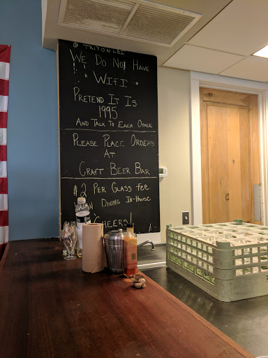 Oyster Bar Restaurant «Triton Craft Beer and Oyster Bar», reviews and photos, 308 Centre St, Beach Haven, NJ 08008, USA