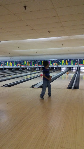 Bowling Alley «Fraser Star Lanes», reviews and photos, 33042 Garfield Rd, Fraser, MI 48026, USA