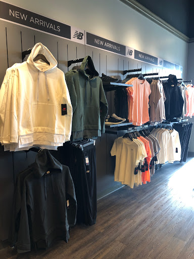 Shoe Store «New Balance Fairlawn», reviews and photos, 2691 W Market St, Fairlawn, OH 44333, USA