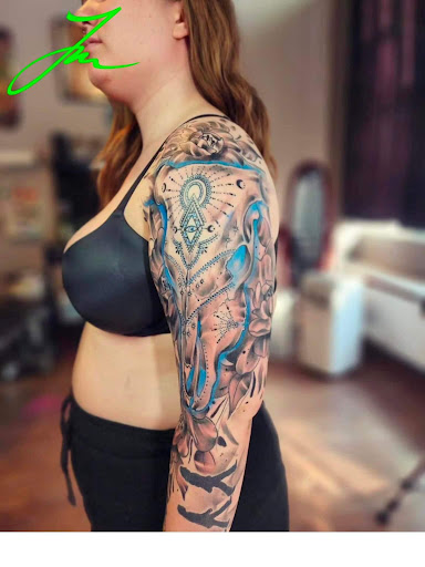 Explore alice and wonderland tattoo ideas, creative tattoo ideas in Williamsport, available at Moa Tattoos