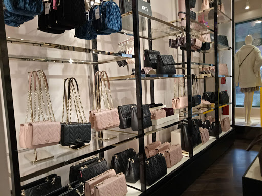 Shopping Mall «Clinton Crossing Premium Outlets», reviews and photos, 20 Killingworth Turnpike, Clinton, CT 06413, USA