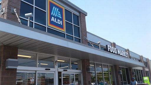 Supermarket «ALDI», reviews and photos, 1851 Sunrise Hwy, Bay Shore, NY 11706, USA