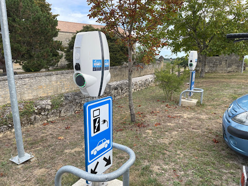 Borne de recharge de véhicules électriques Freshmile Station de recharge Puisseguin