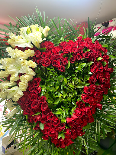 Florist «Flowers By Sanchez», reviews and photos, 78-10 Cypress Ave, Flushing, NY 11385, USA