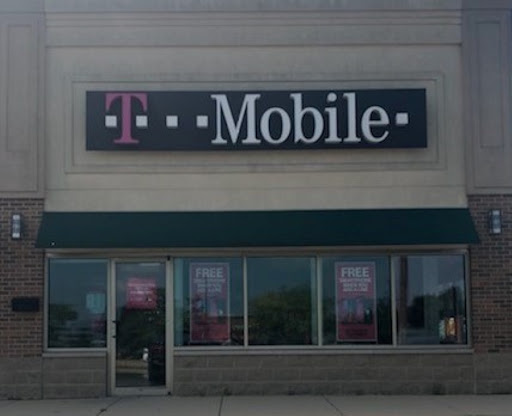 Cell Phone Store «T-Mobile», reviews and photos, 980 Joliet St, Dyer, IN 46311, USA