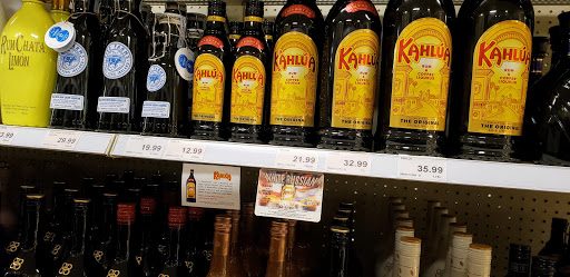 Liquor Store «Olde Crabapple Bottle Shop», reviews and photos, 12280 Houze Rd, Alpharetta, GA 30004, USA