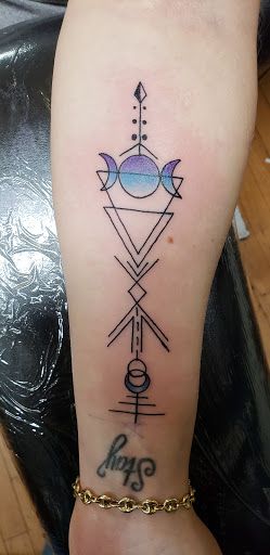 Tattoo Shop «V One Tattoo Studios», reviews and photos, 2623 Brownsville Rd, Pittsburgh, PA 15227, USA