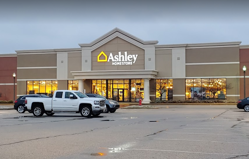 Furniture Store «Ashley HomeStore», reviews and photos, 6609 Edwardsville Crossing Dr, Edwardsville, IL 62025, USA