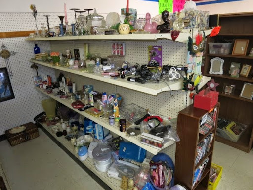 Thrift Store «The Kindness Wave Foundation Thrift Store», reviews and photos, 6210 Seminole Blvd, Seminole, FL 33772, USA