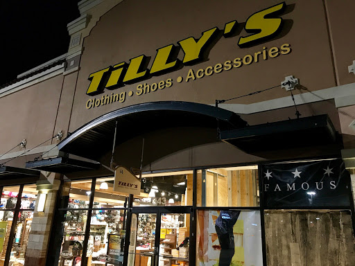 Clothing Store «Tillys», reviews and photos, 343 N Alafaya Trail, Orlando, FL 32828, USA
