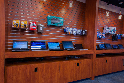 Mobile Phone Repair Shop «CPR Cell Phone Repair Roseville», reviews and photos, 2395 Fairview Ave N, Roseville, MN 55113, USA