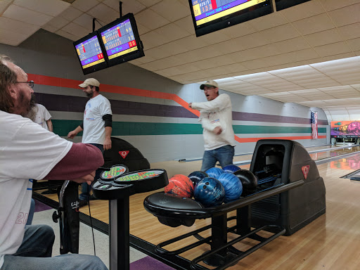 Bowling Alley «Crest Lanes Inc», reviews and photos, 2014 W 2nd St, Marion, IN 46952, USA