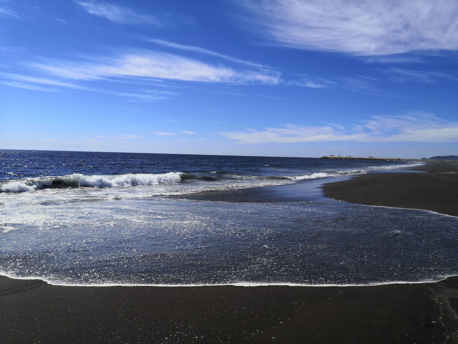 Foto de Playa "El Eden" com água cristalina superfície