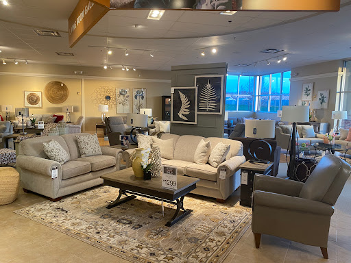 Furniture Store «La-Z-Boy Furniture Galleries», reviews and photos, 3050 Berlin Turnpike, Newington, CT 06111, USA