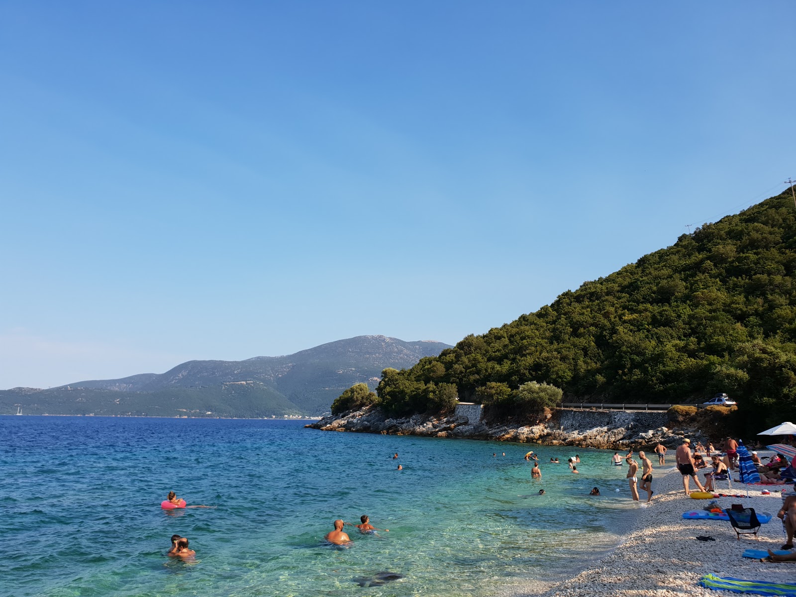 Fotografija Agios Paraskevi podprto z obalami