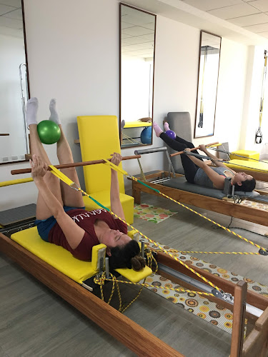 Pilates y rehabilitación Quito - Ana Albornoz - Fisioterapeuta
