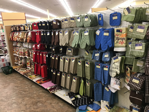 Dollar Store «Dollar Tree», reviews and photos, 1041 Vine St, Healdsburg, CA 95448, USA