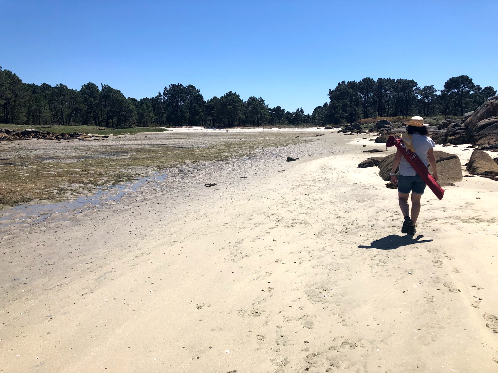Photo de Playa de Espinos situé dans une zone naturelle