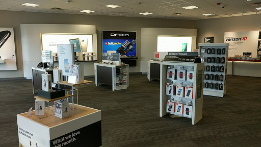 Cell Phone Store «Verizon», reviews and photos, 2406 Taylor Park Dr, Reynoldsburg, OH 43068, USA