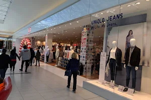 UNIQLO Oshawa Centre image