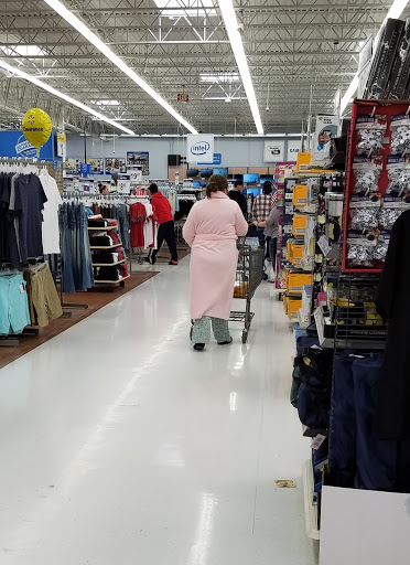 Department Store «Walmart Supercenter», reviews and photos, 30729 Lyon Center Dr, New Hudson, MI 48165, USA