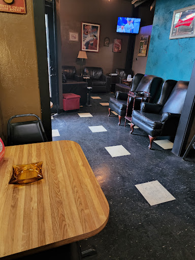 Tobacco Shop «Stogies Cigar Lounge», reviews and photos, 230 W Pine St, Lodi, CA 95240, USA