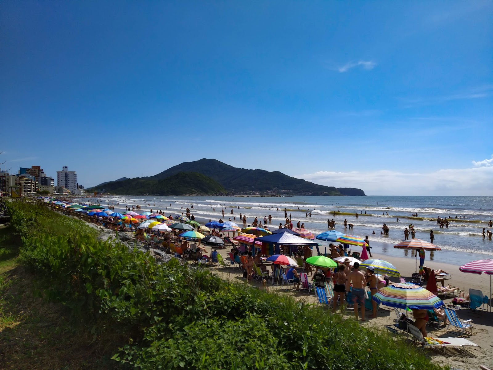 Fotografie cu Praia de Gravata cu drept și lung