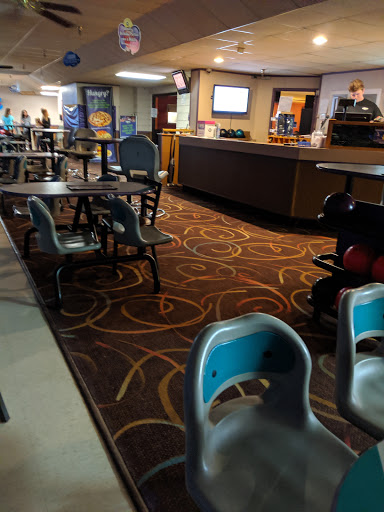 Bowling Alley «Pinz Bowling Center», reviews and photos, 700 N Lafayette St, South Lyon, MI 48178, USA