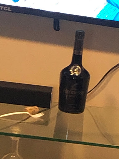 Liquor Store «Greenlite Beverage & Liquor», reviews and photos, 18314 Euclid Ave, Cleveland, OH 44112, USA